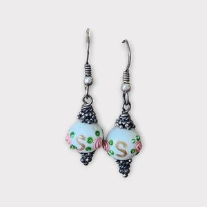 Sterling silver "S"‎ earrings